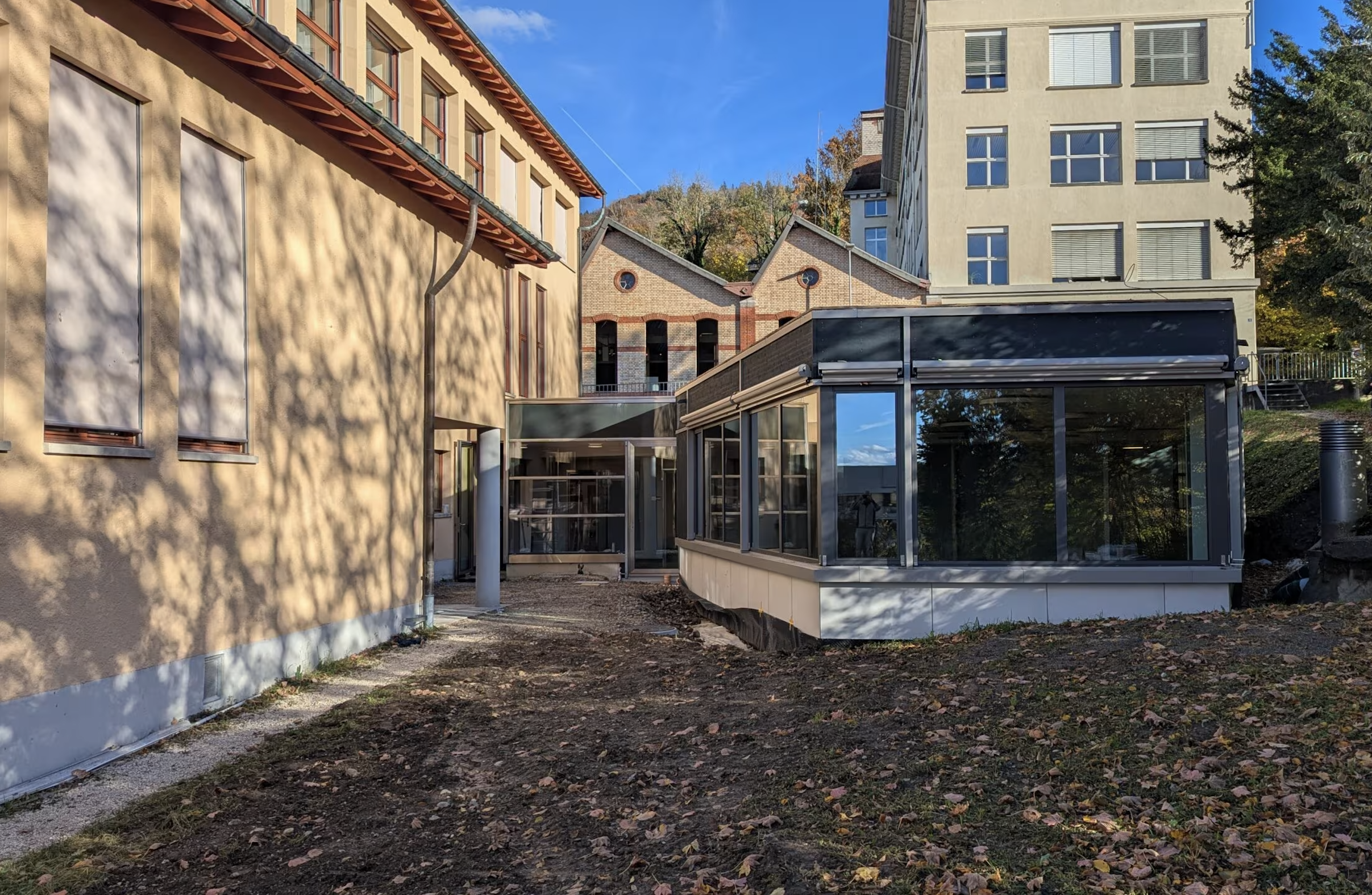 Wilhelmgebäude Schulhaus, Zug