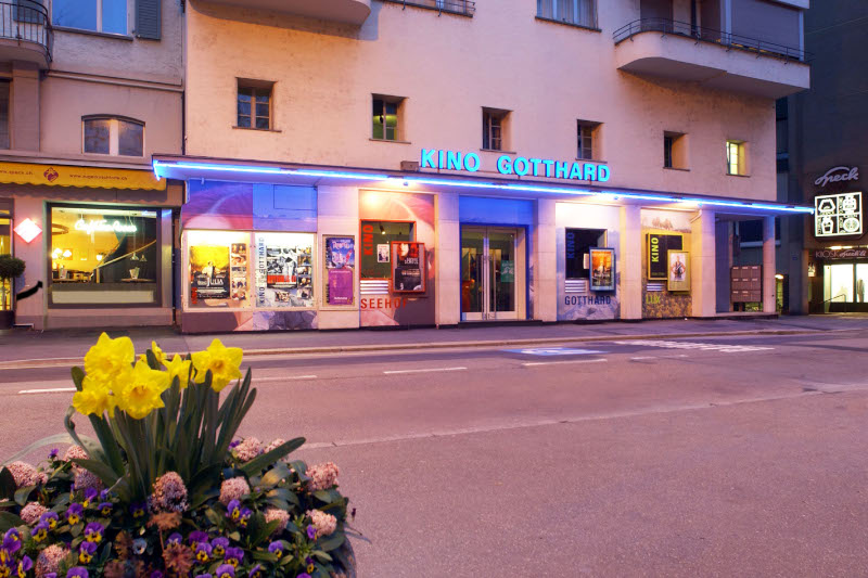 Kino Gotthard, Zug