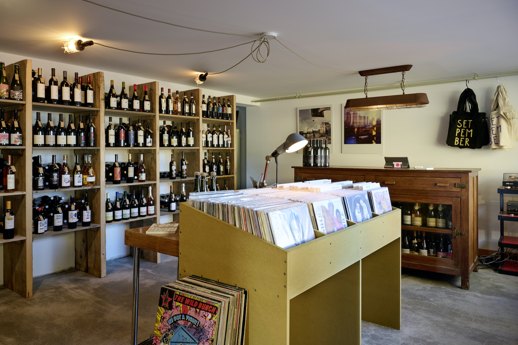 Setpember Vin & Vinyl